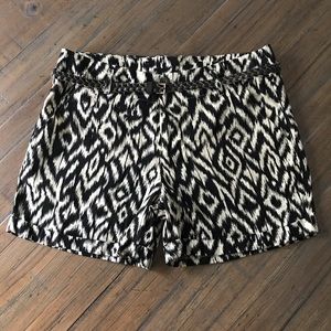 Kenar size 10 tan & black linen shorts with belt